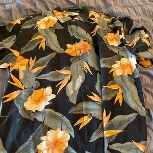 Tommy Bahama Mens button down shirt